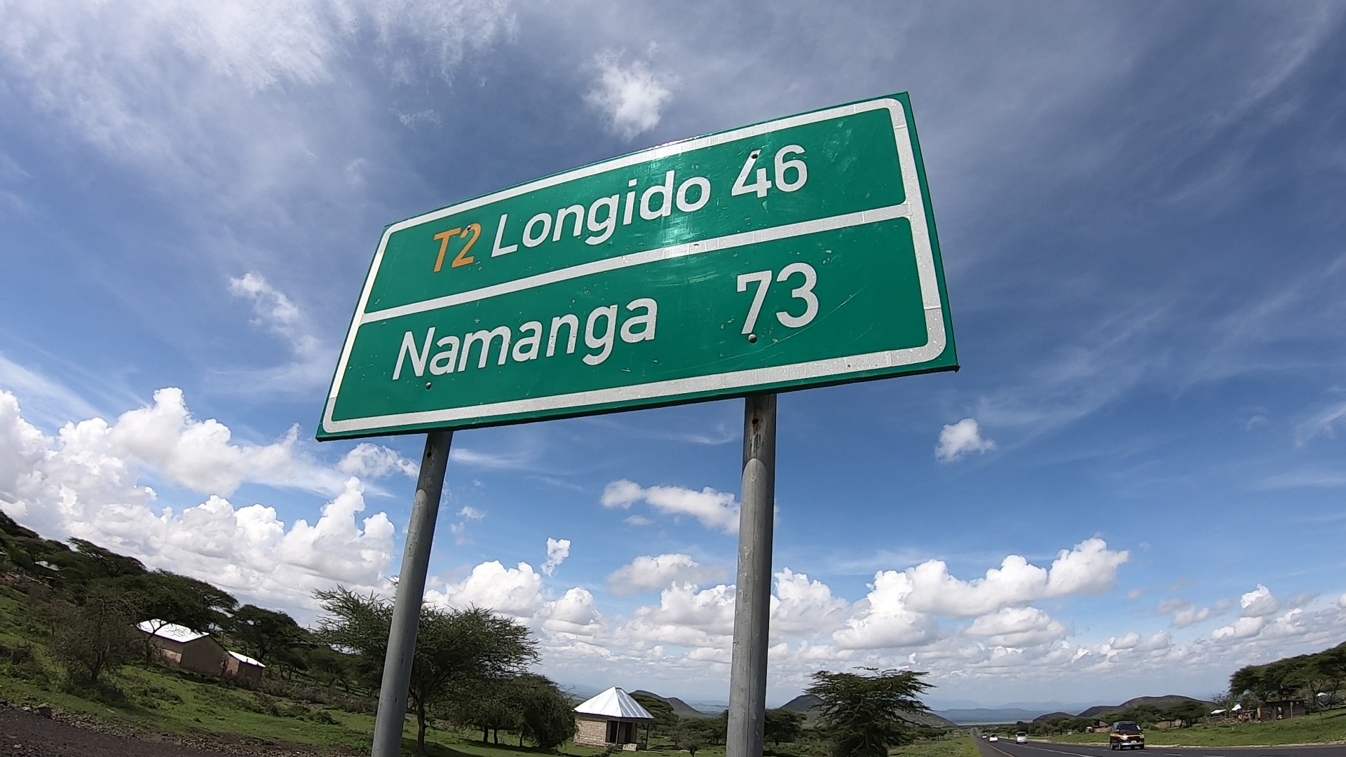 ナマンガまで73kmの標識