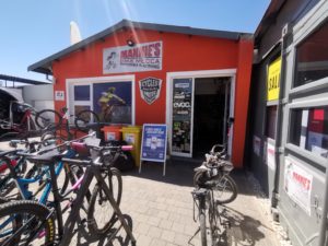 自転車の修理………そしてレンタカー。