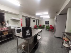 大阪で後ろ向きに歩くおじさんに声を掛けられた。